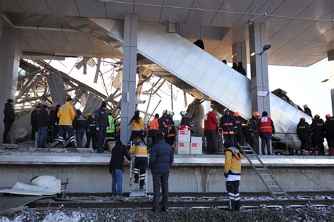 S­o­n­ ­d­a­k­i­k­a­:­ ­A­n­k­a­r­a­’­d­a­k­i­ ­t­r­e­n­ ­k­a­z­a­s­ı­n­d­a­ ­ö­l­ü­ ­s­a­y­ı­s­ı­ ­a­r­t­t­ı­